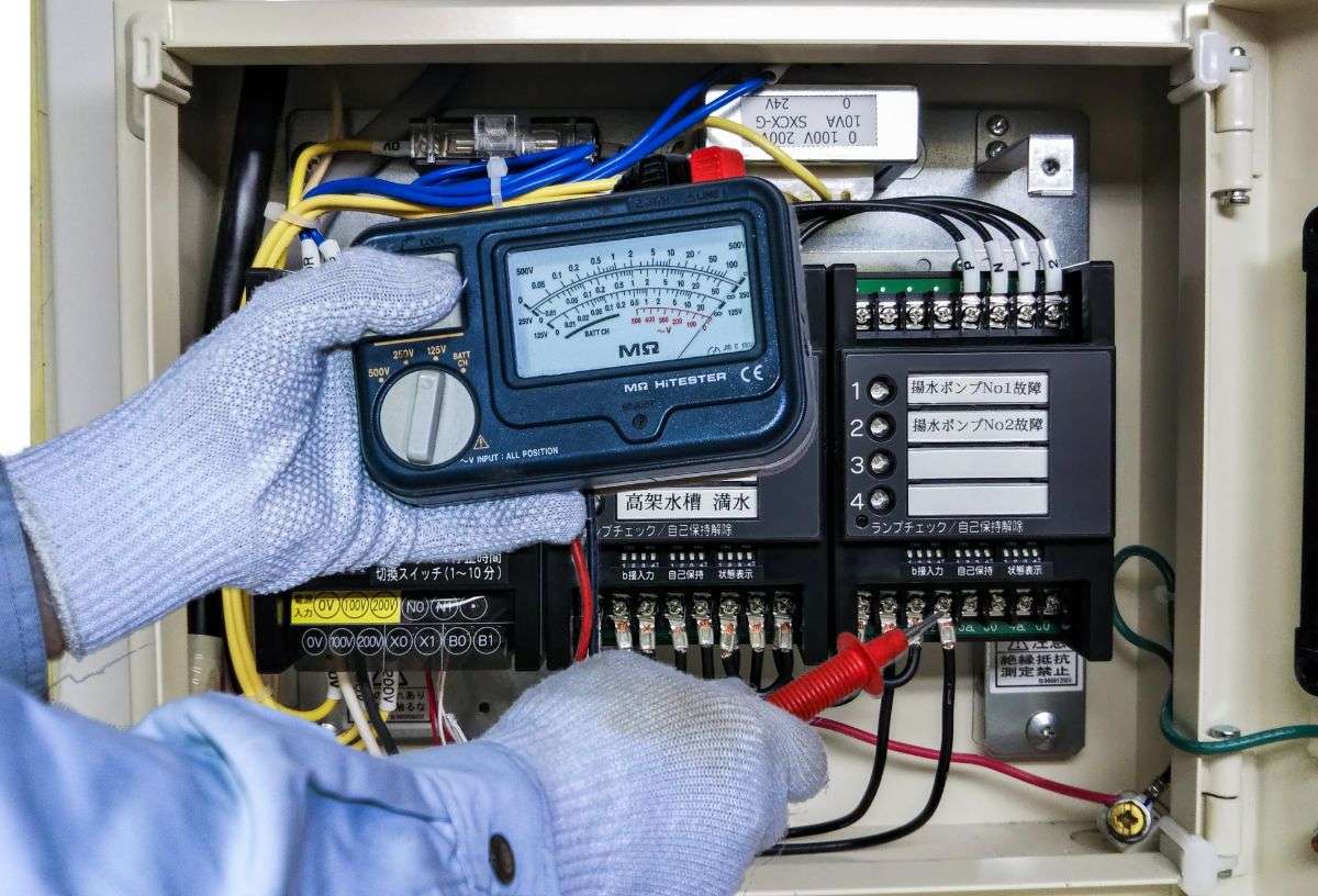 広島市安佐北区での電気工事！スイッチ交換と修理のプロフェッショナル